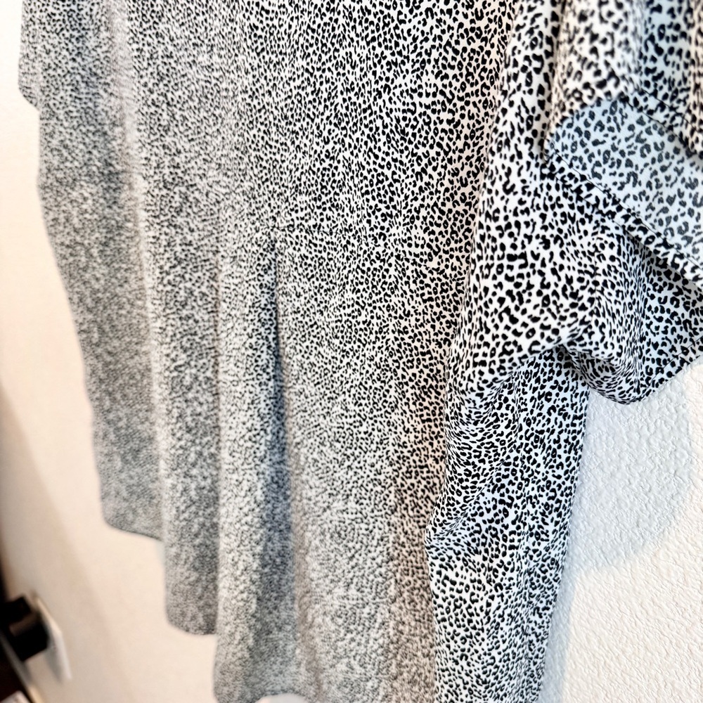 Minimalist Micro Leopard Print Blouse Relaxed Boxy Dolman Top DR2 XL Chic Top - Picture 11 of 12